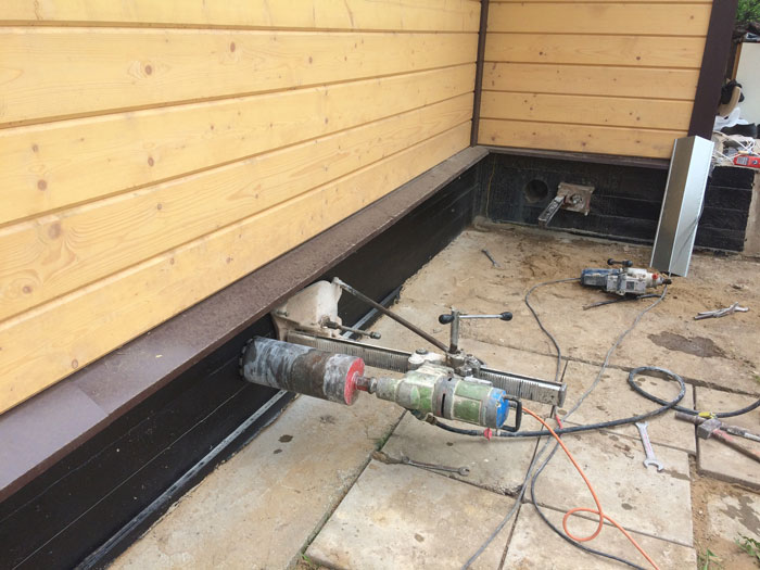 сверление продухов в фундаменте